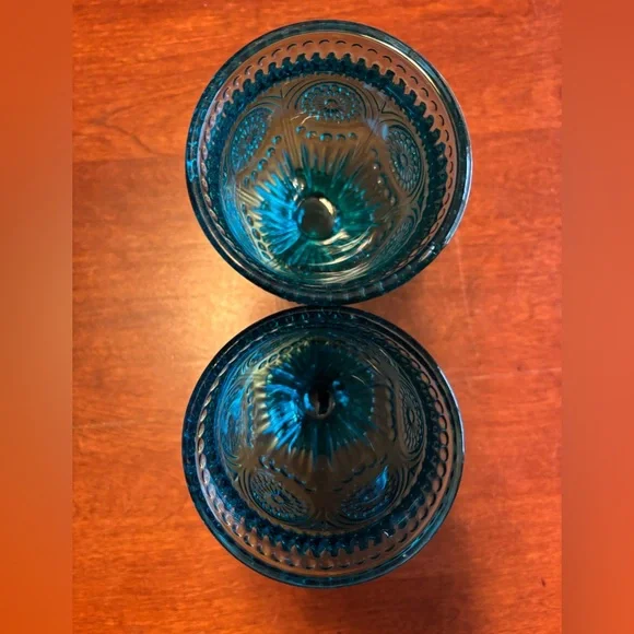 Pioneer Woman Adeline Embossed Footed Glass Goblet in turquoise - Picture 5 of 9